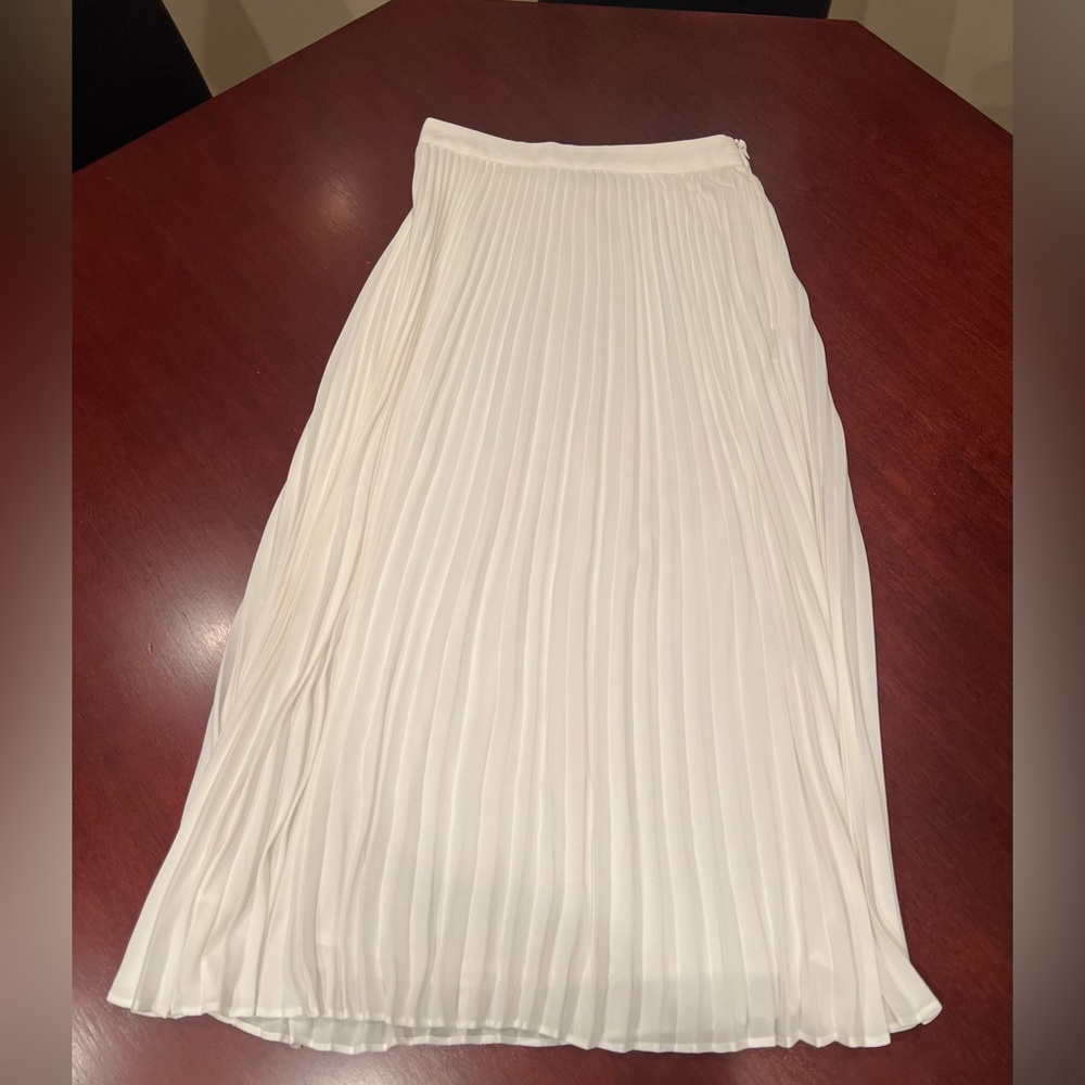 Forever 21 White Pleated Midi Skirt
